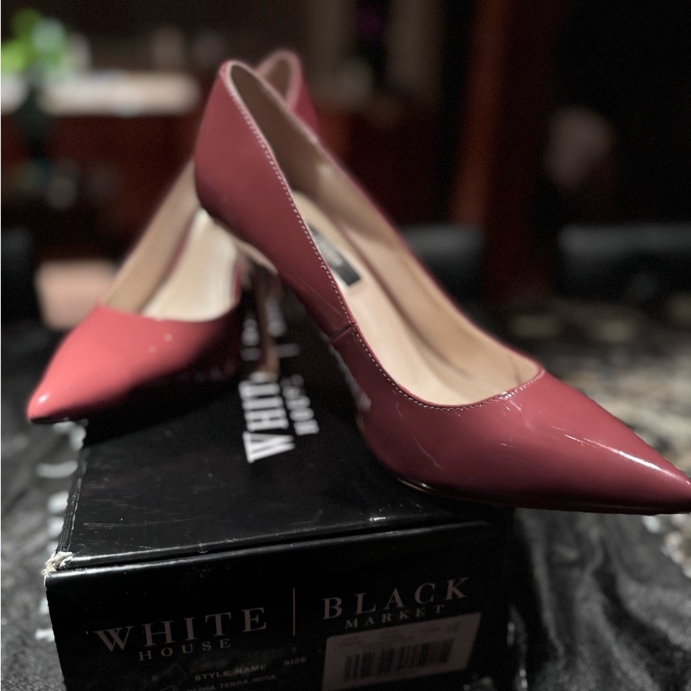 White House Black Market Pumps | Patent Olivia Terra Rosa | heels | Size 7.5